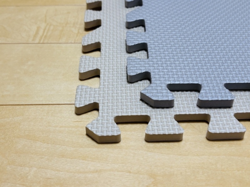 フローリング 布団 下に敷くもの ジョイントマット