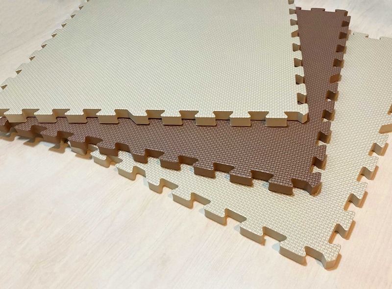 フローリング 布団 下に敷くもの ジョイントマット