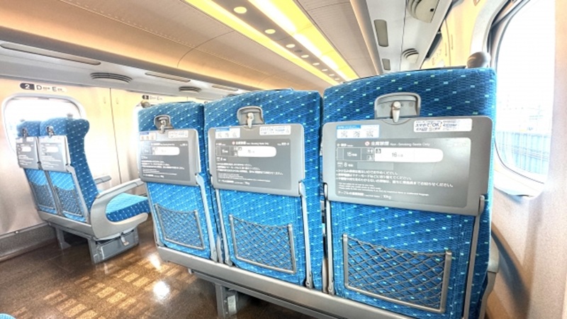 新幹線のぞみ車内